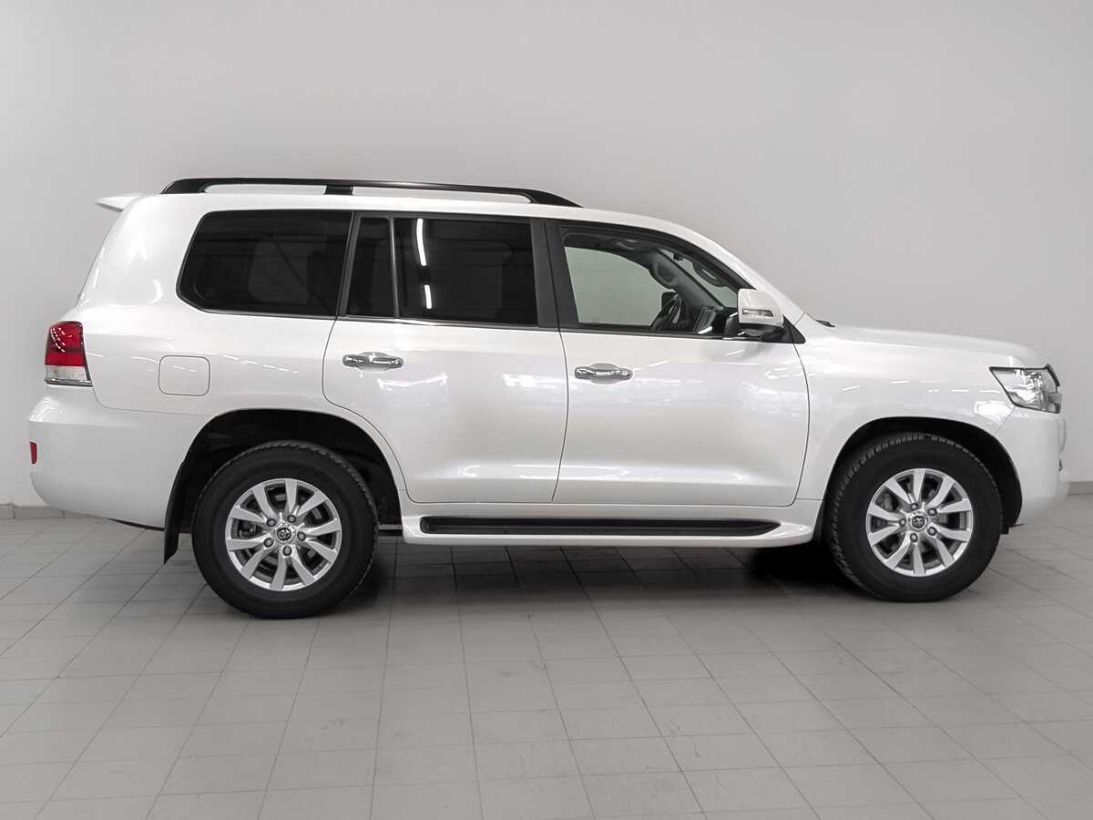 Купить Toyota Land Cruiser с пробегом. Фото: #3