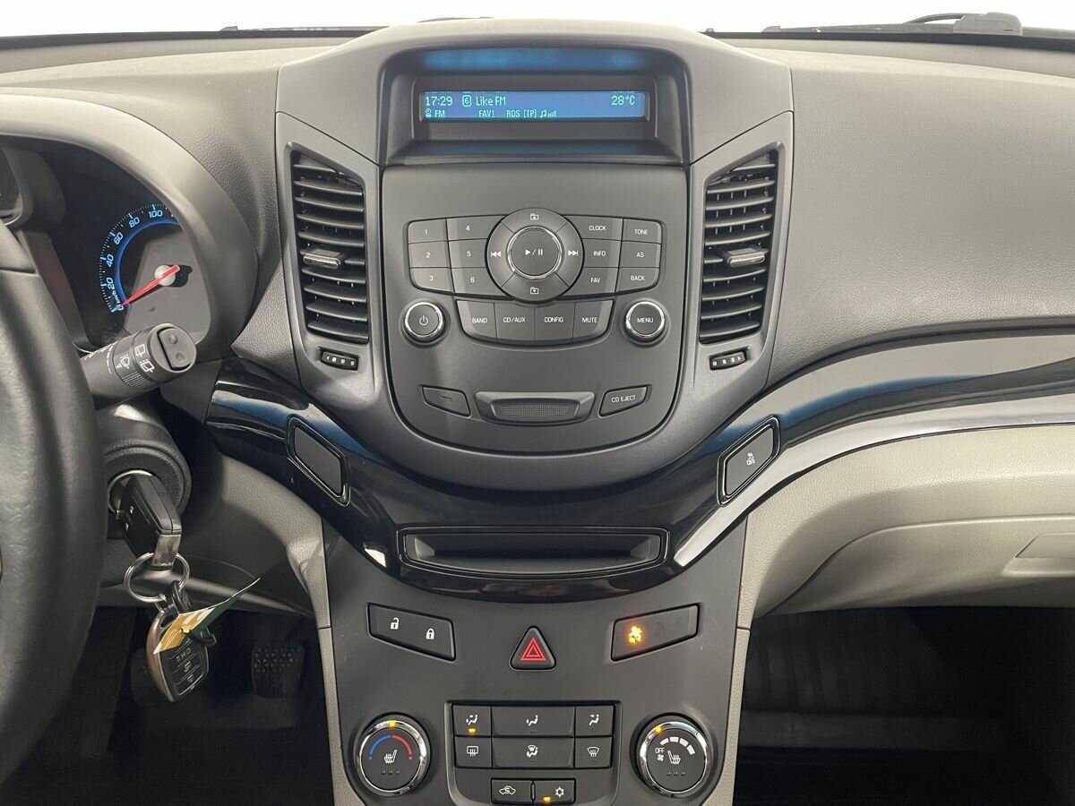 Купить Chevrolet Orlando с пробегом. Фото: #11