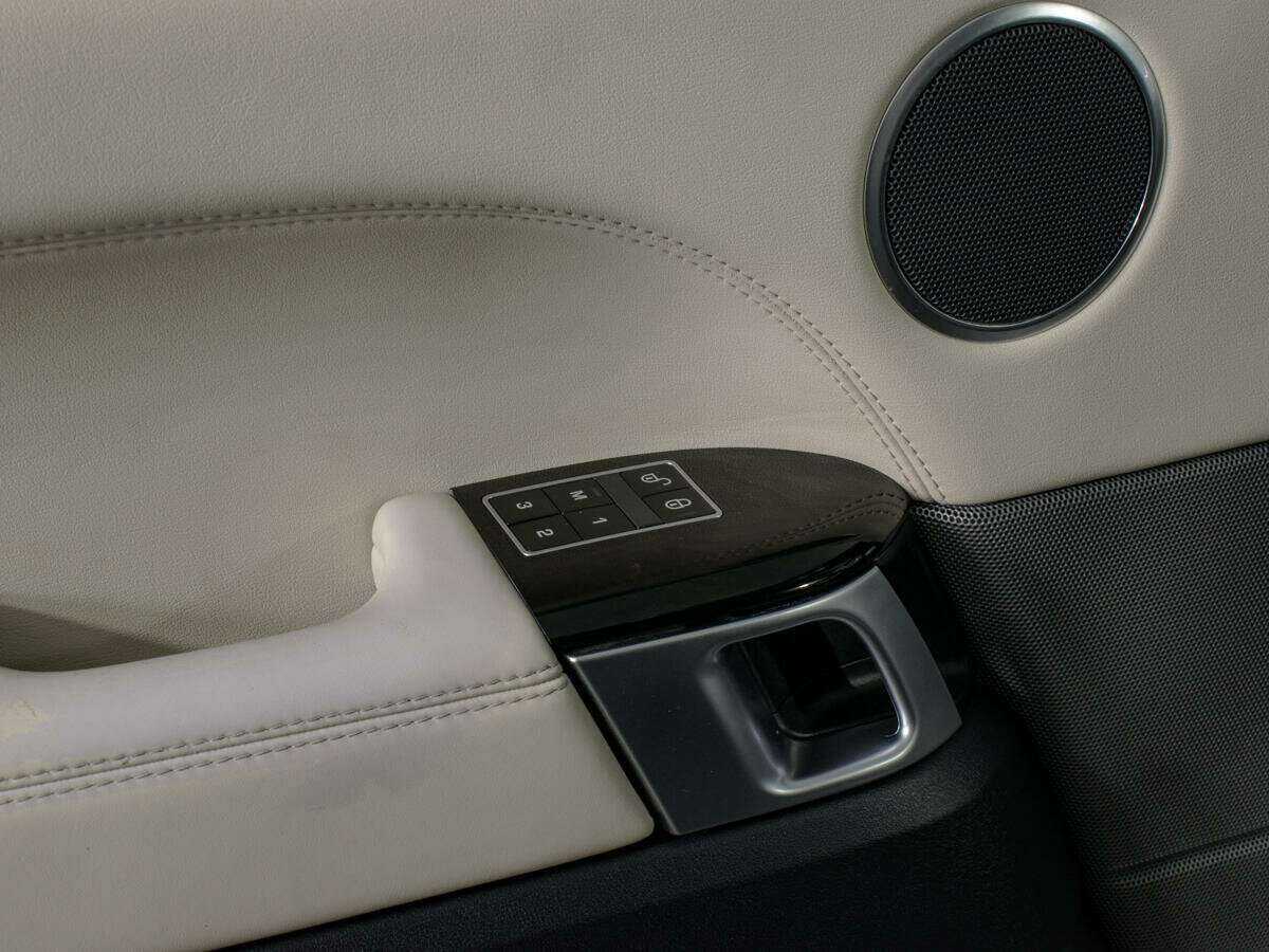 Купить Land Rover Range Rover Sport с пробегом. Фото: #17