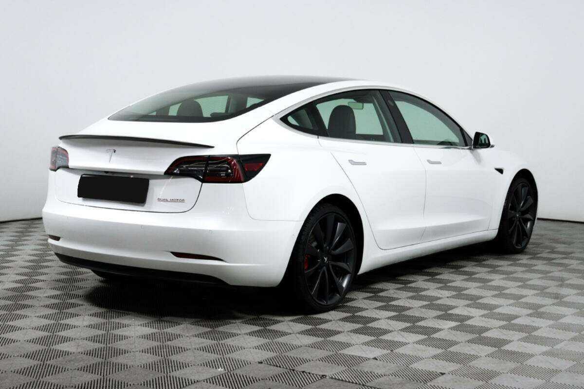 Купить Tesla Model 3 с пробегом. Фото: #4