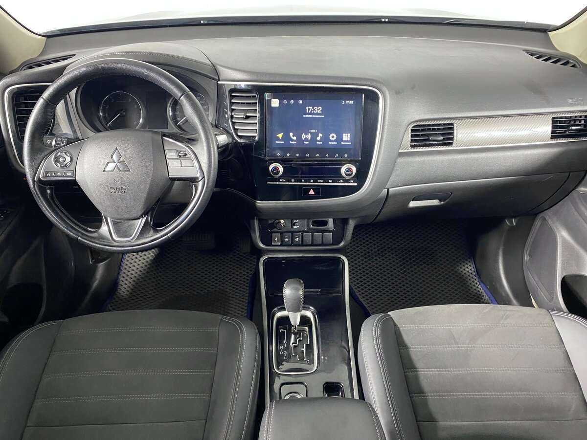 Купить Mitsubishi Outlander с пробегом. Фото: #9