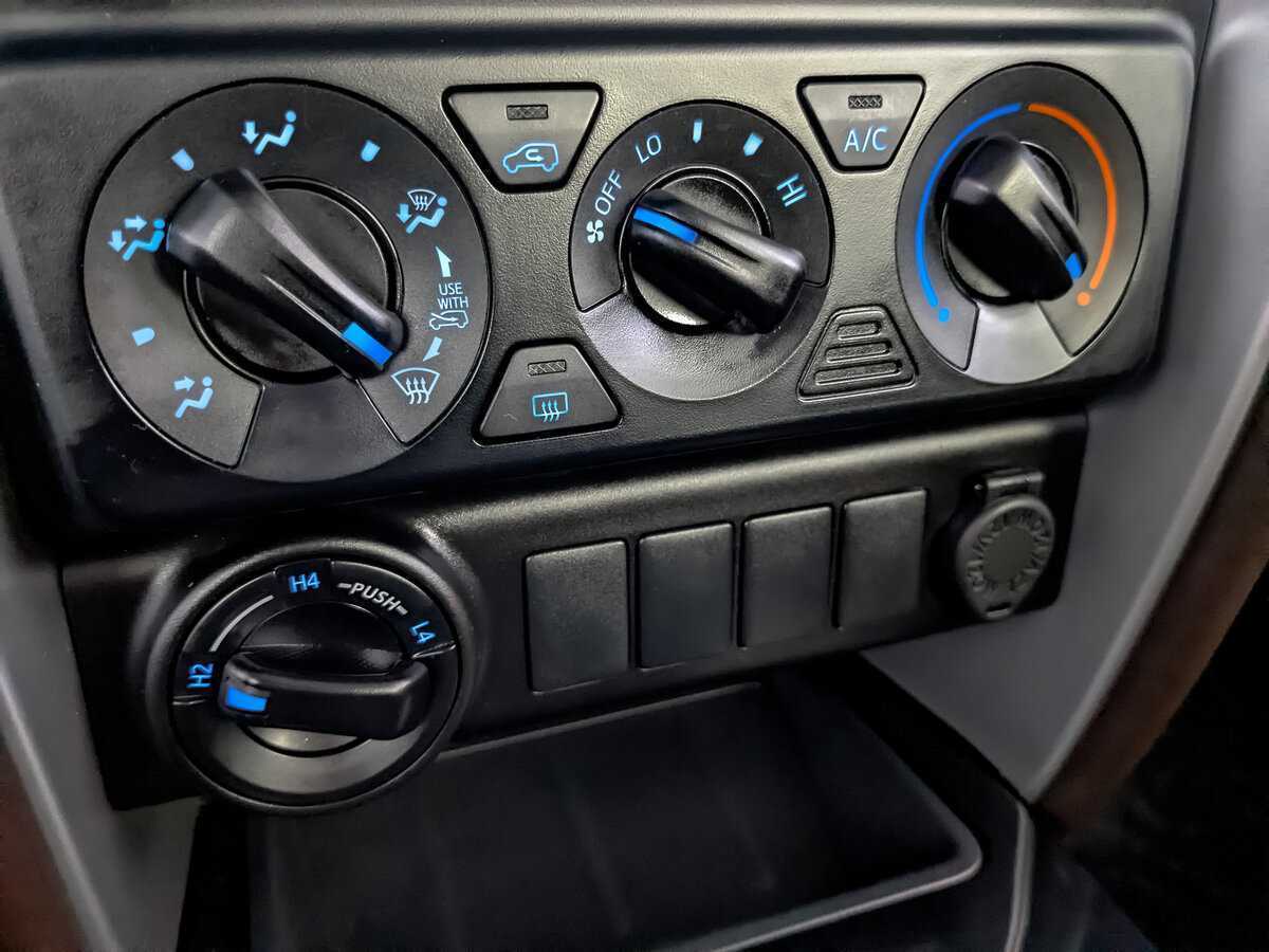 Купить Toyota Fortuner с пробегом. Фото: #12