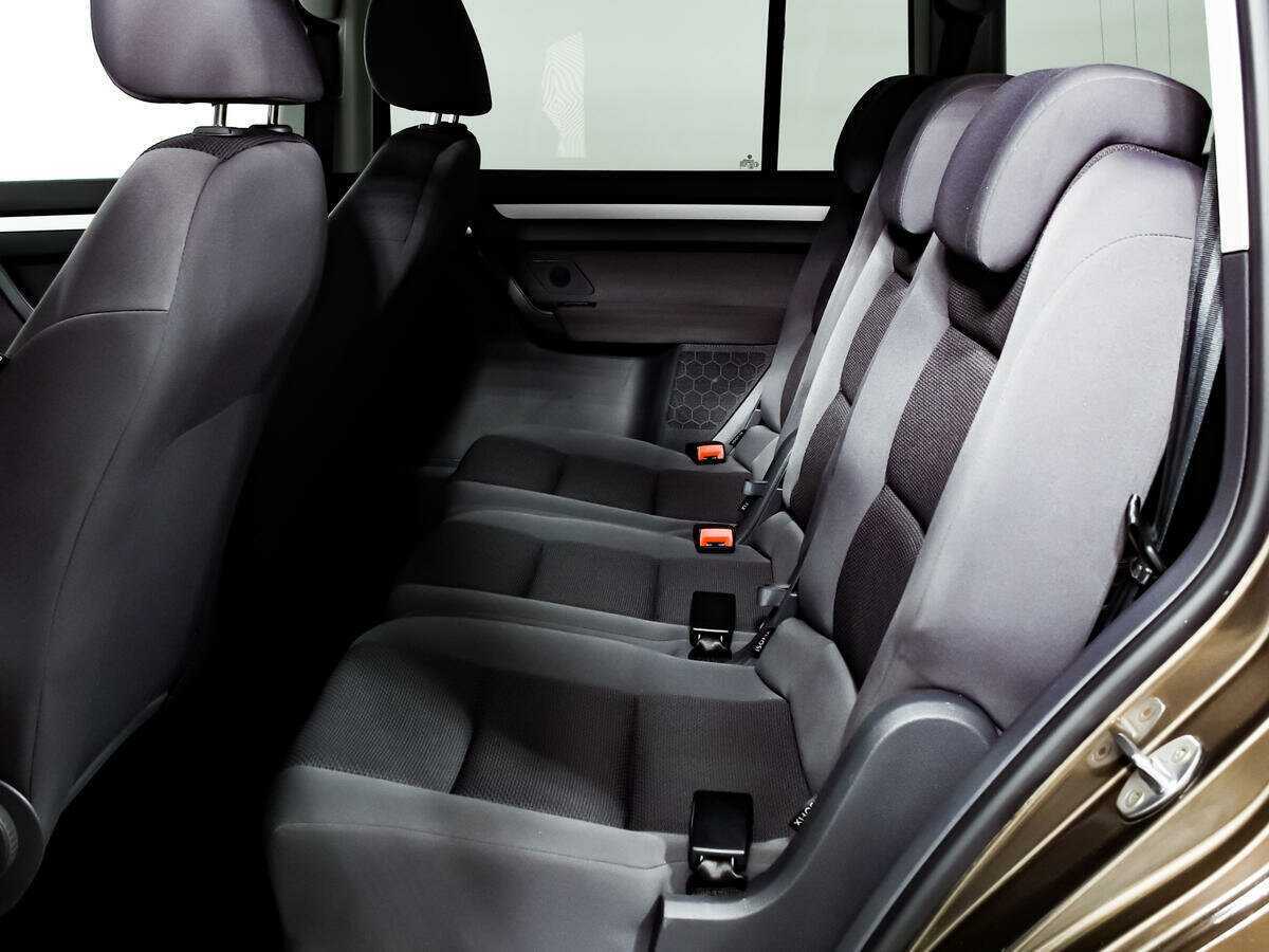 Купить Volkswagen Touran с пробегом. Фото: #11