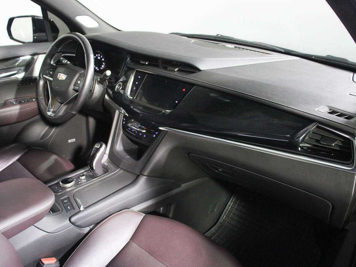 Купить Cadillac XT6 с пробегом. Фото: #5