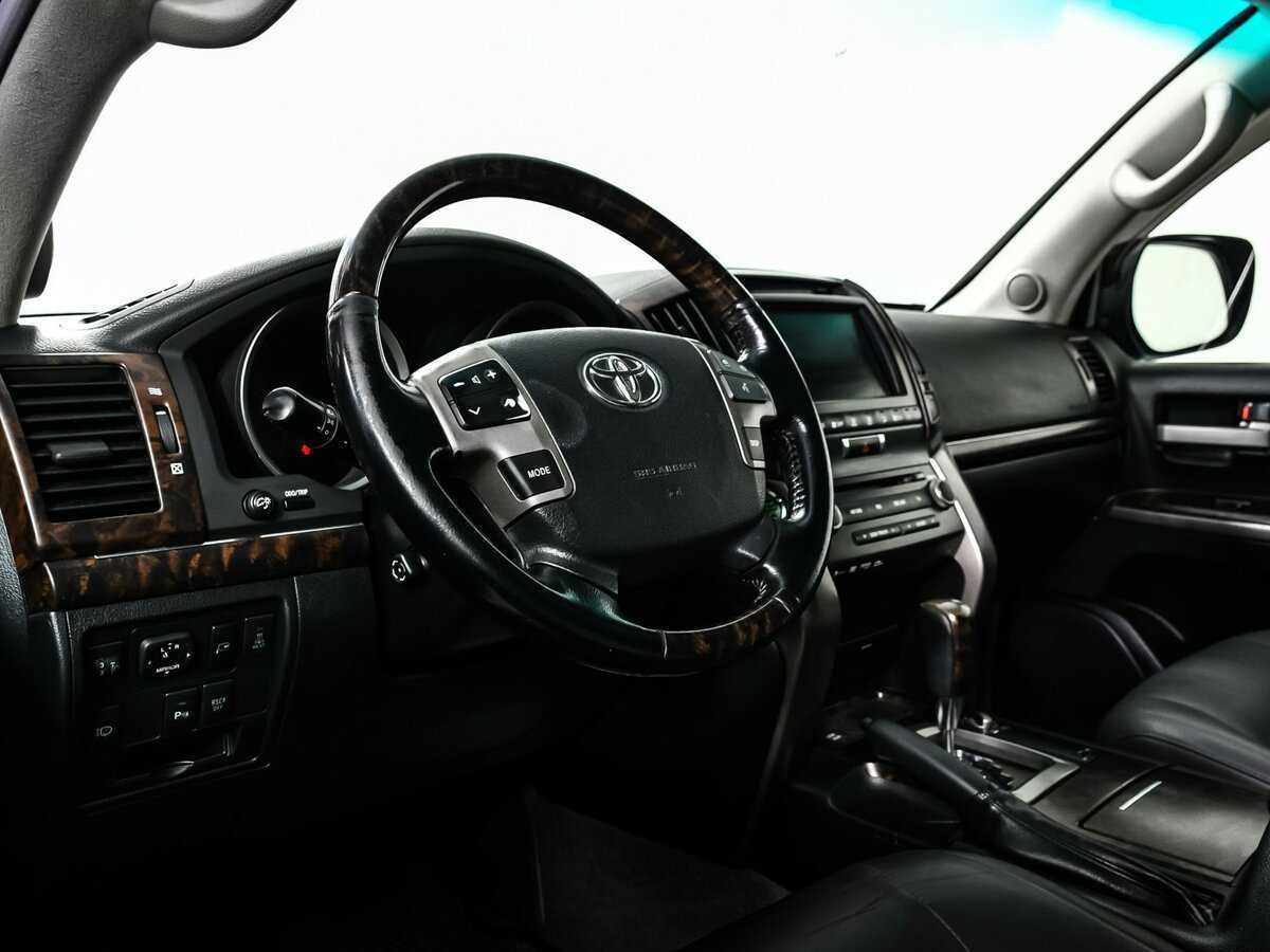 Купить Toyota Land Cruiser с пробегом. Фото: #12