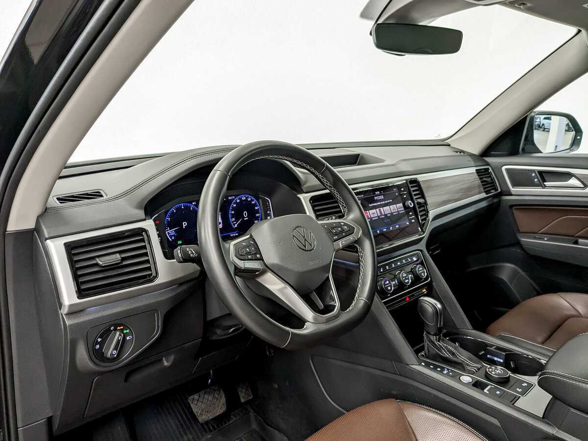 Купить Volkswagen Teramont с пробегом. Фото: #14