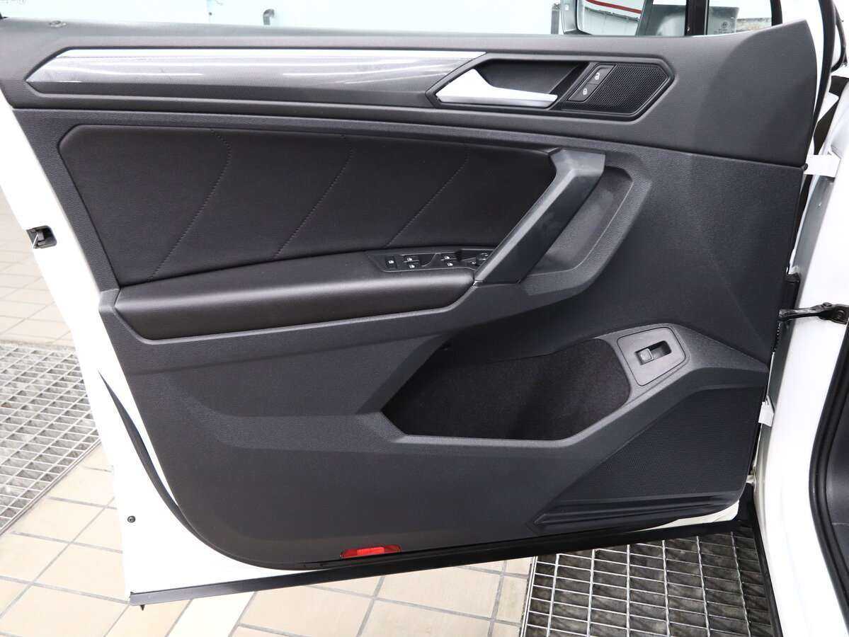 Купить Volkswagen Tiguan с пробегом. Фото: #6