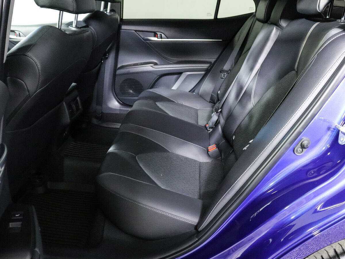Купить Toyota Camry с пробегом. Фото: #9