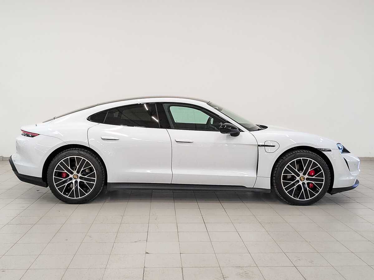 Купить Porsche Taycan с пробегом. Фото: #3