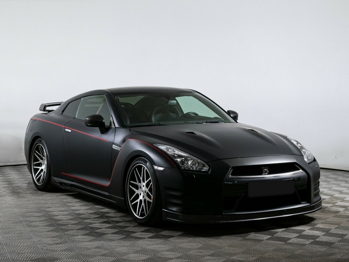 Купить Nissan GT-R с пробегом. Фото: #2