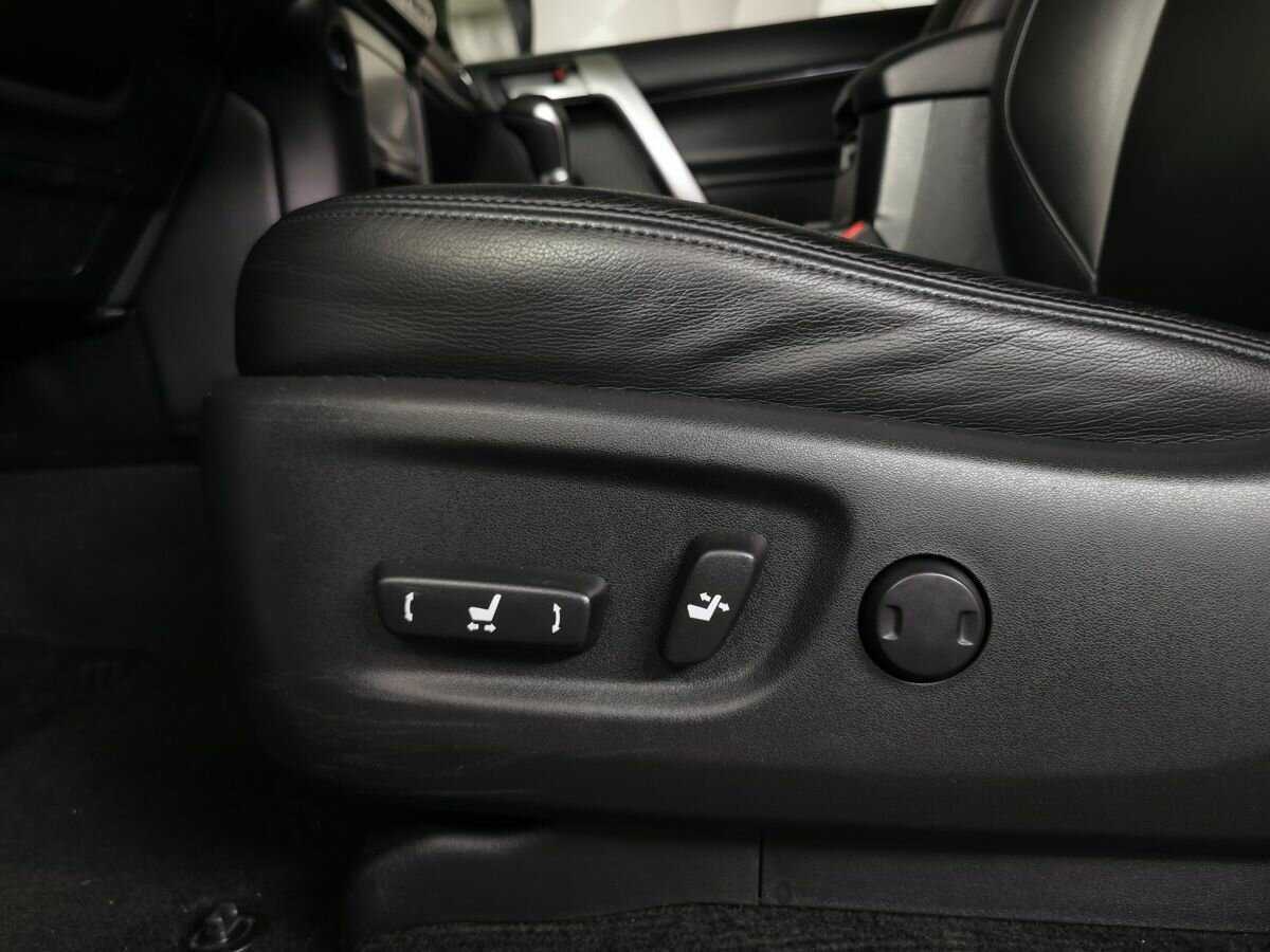 Купить Toyota Land Cruiser Prado с пробегом. Фото: #16