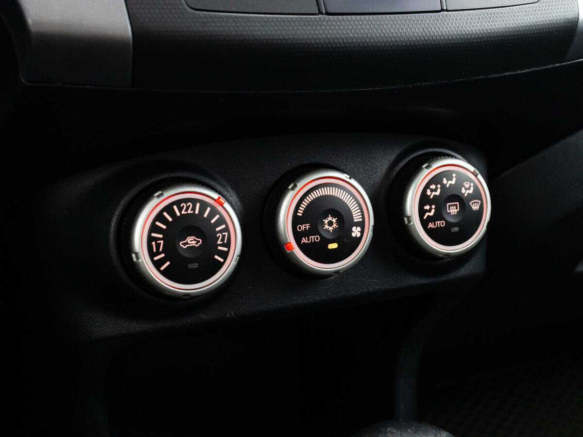 Купить Mitsubishi Outlander с пробегом. Фото: #14