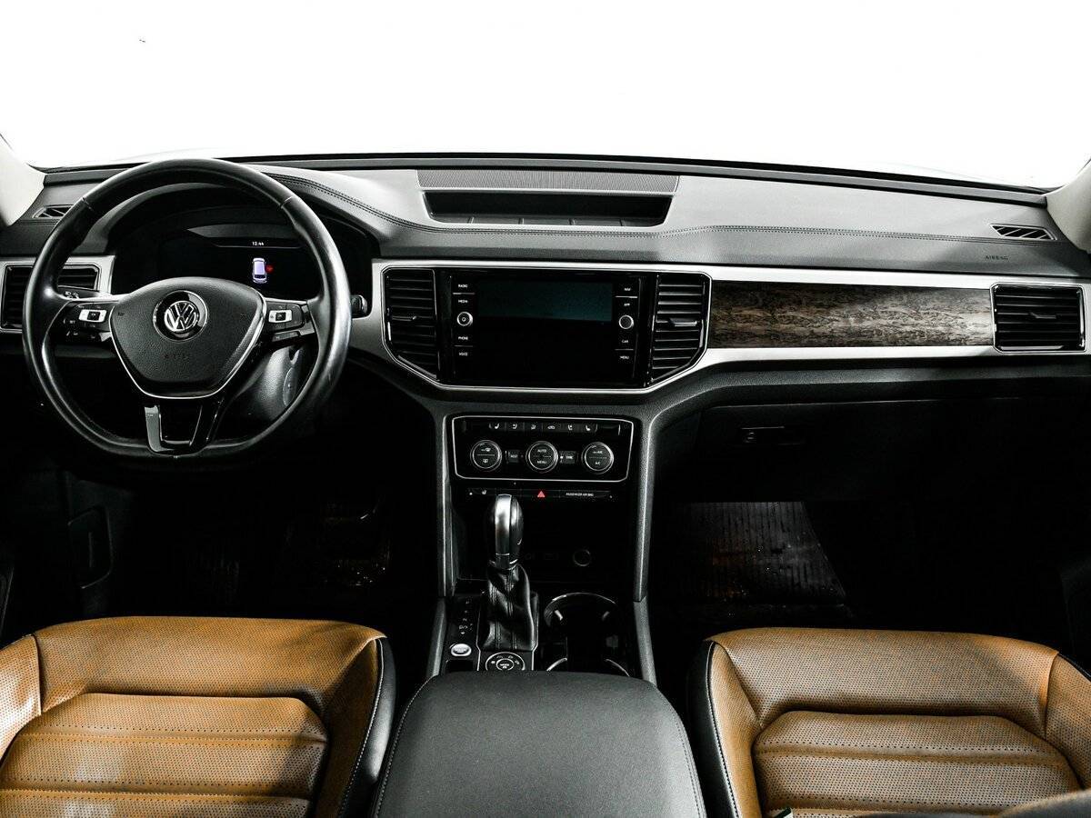 Купить Volkswagen Teramont с пробегом. Фото: #8