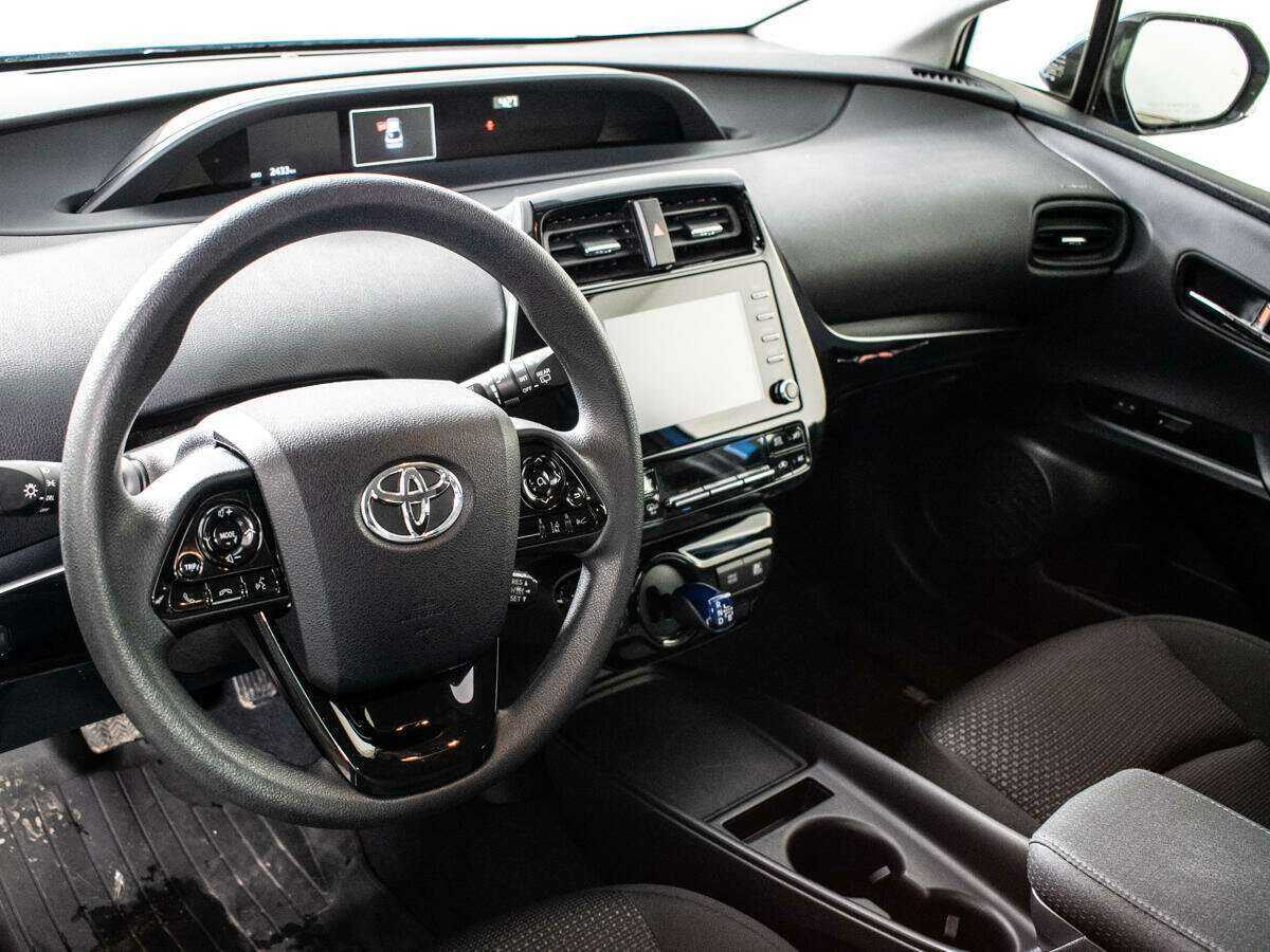 Купить Toyota Prius с пробегом. Фото: #11