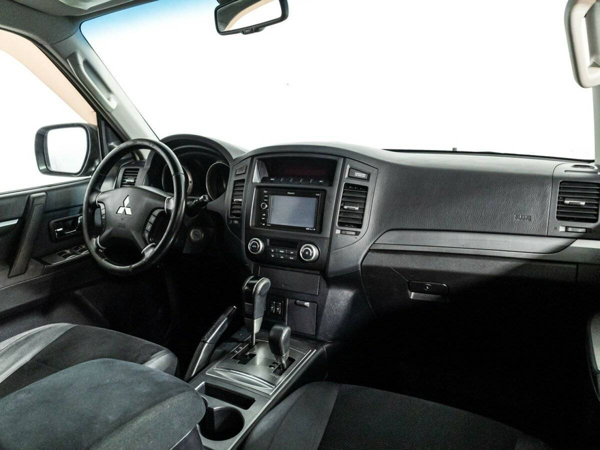 Купить Mitsubishi Pajero с пробегом. Фото: #6