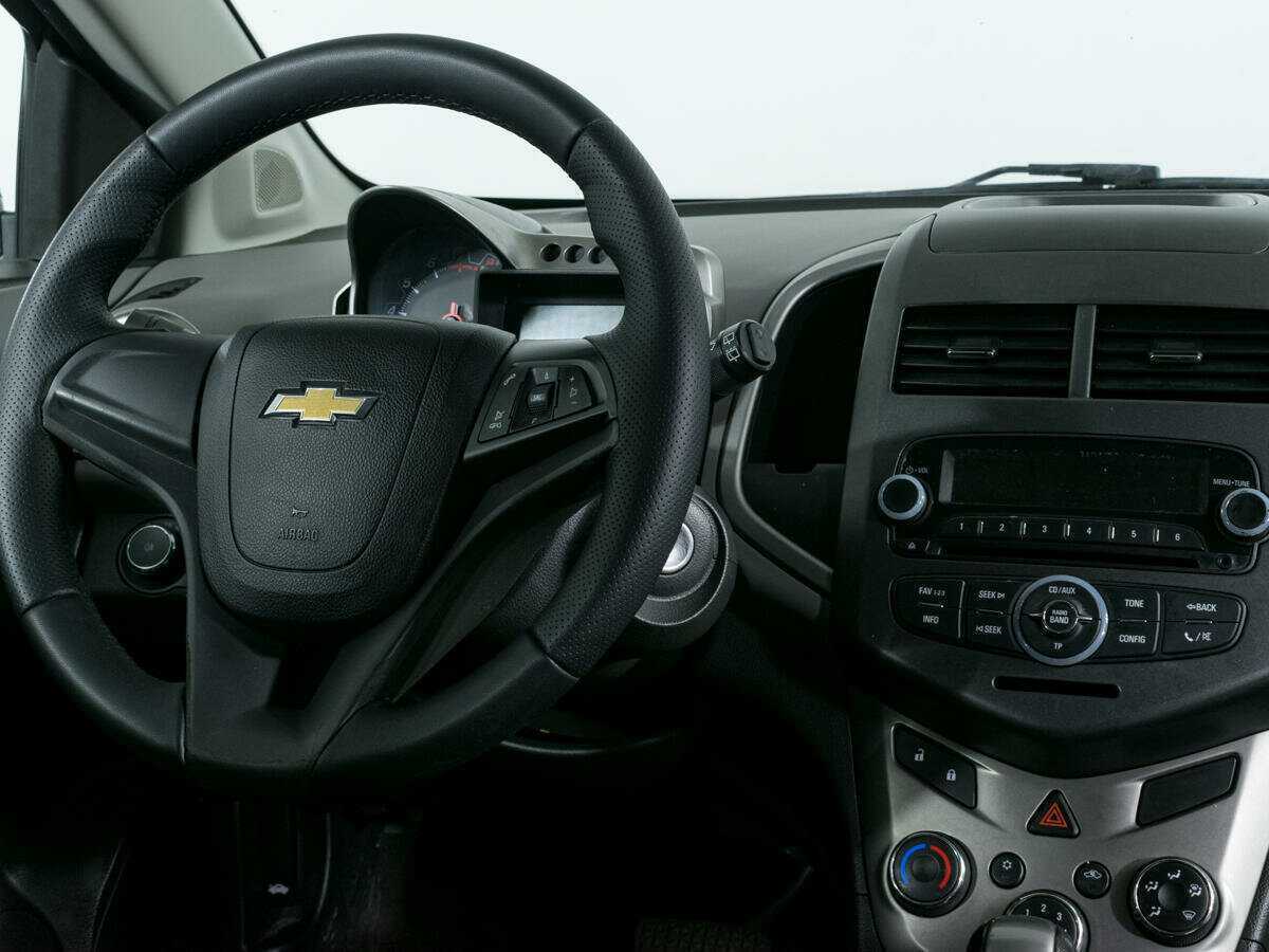 Купить Chevrolet Aveo с пробегом. Фото: #9