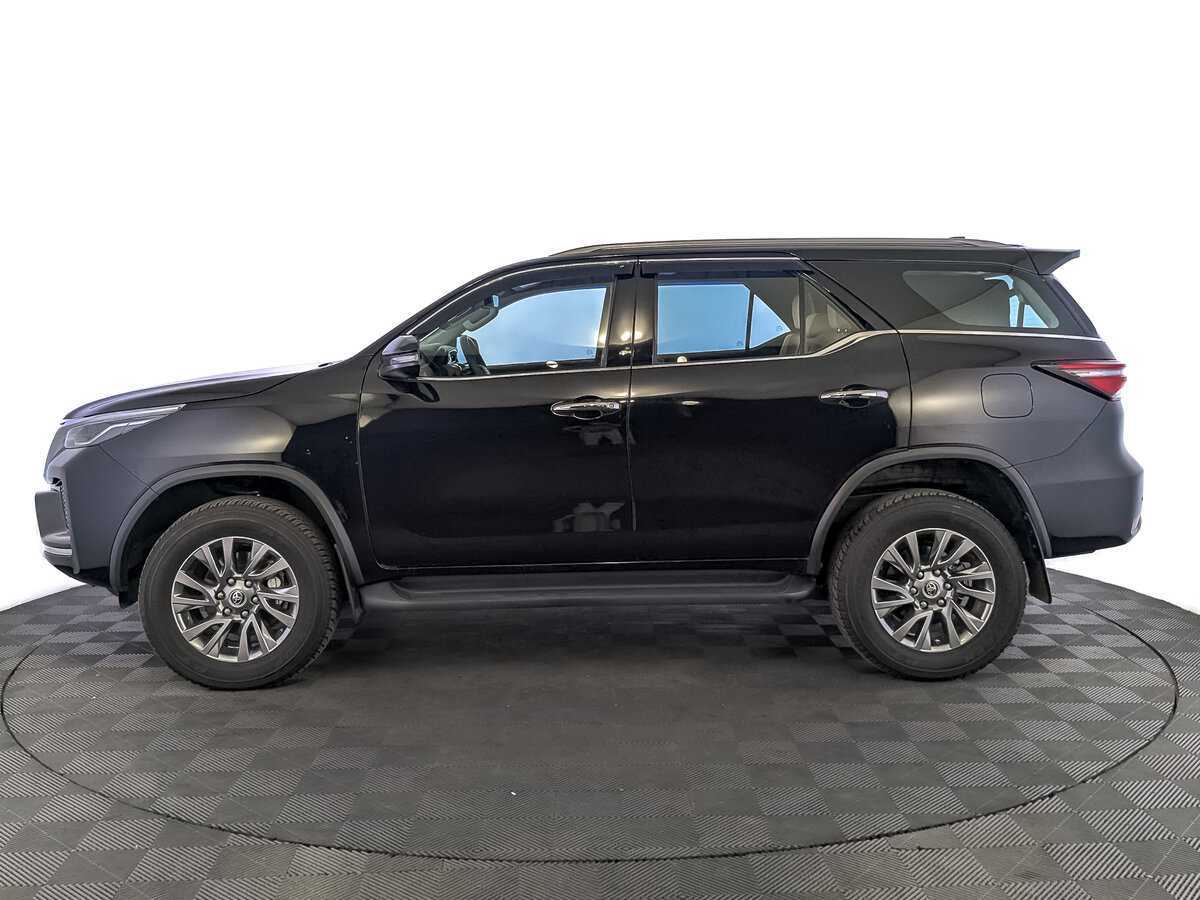 Купить Toyota Fortuner с пробегом. Фото: #7