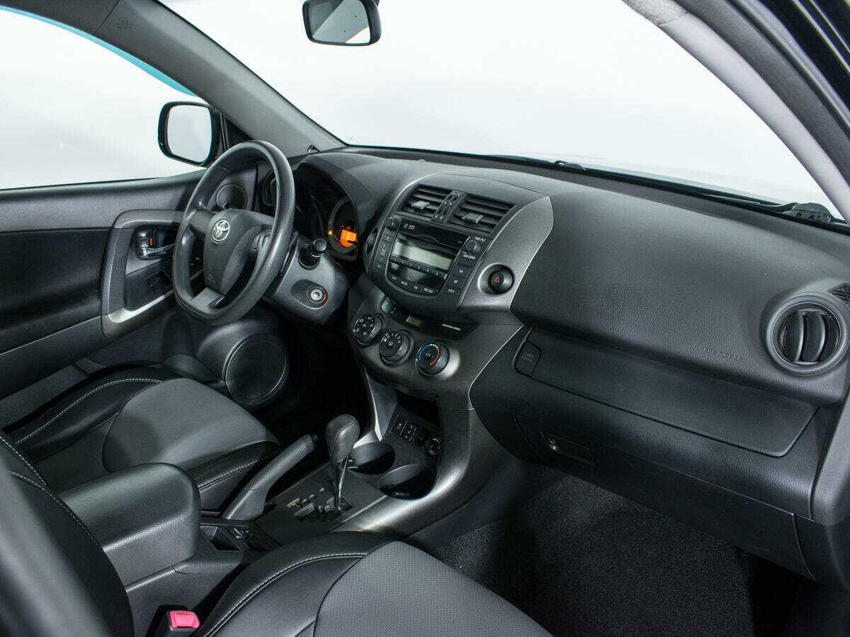 Купить Toyota RAV4 с пробегом. Фото: #8