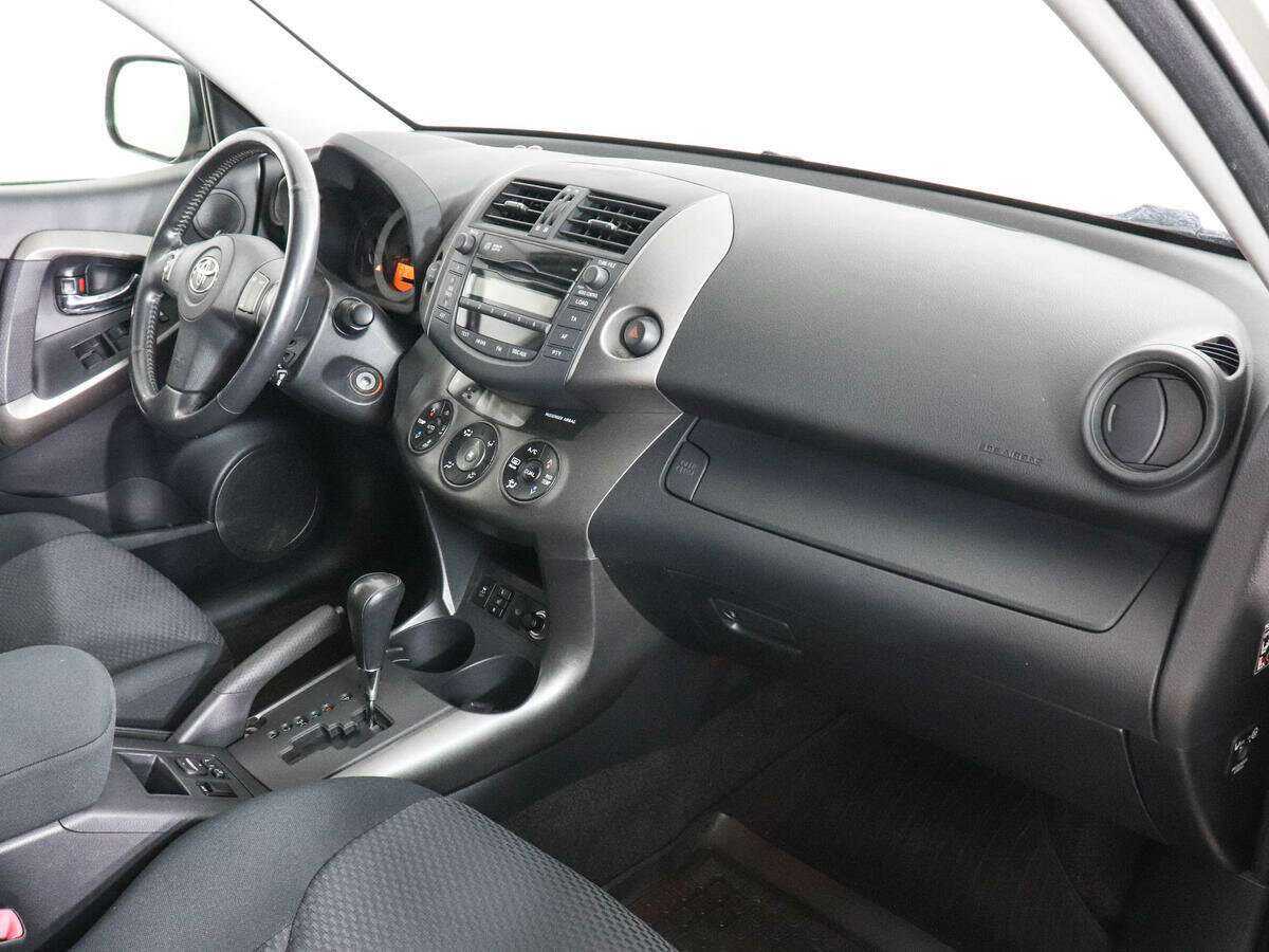 Купить Toyota RAV4 с пробегом. Фото: #9