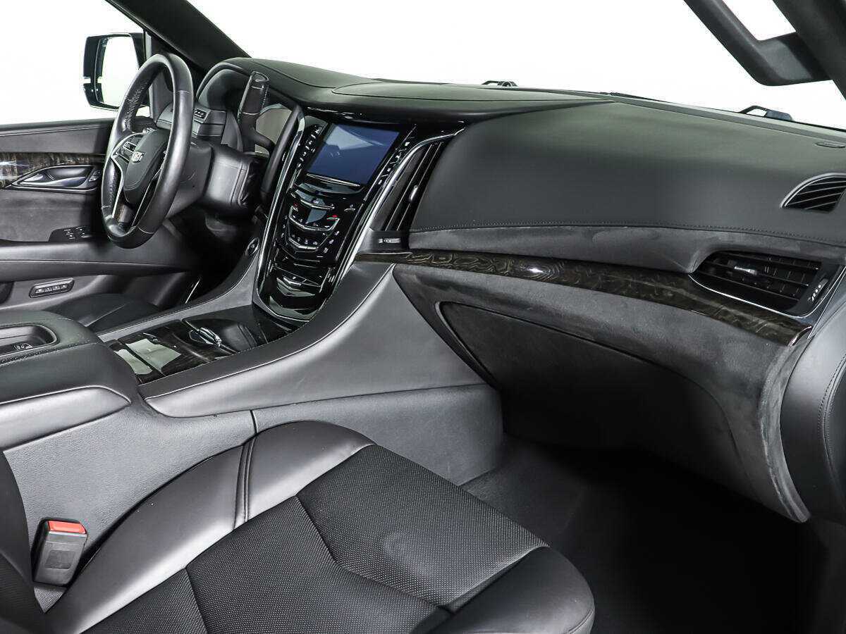 Купить Cadillac Escalade с пробегом. Фото: #8