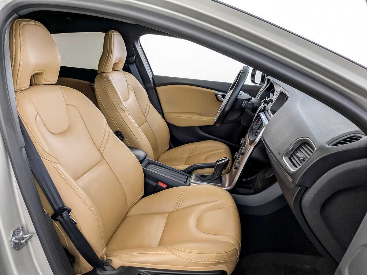 Купить Volvo V40 с пробегом. Фото: #23