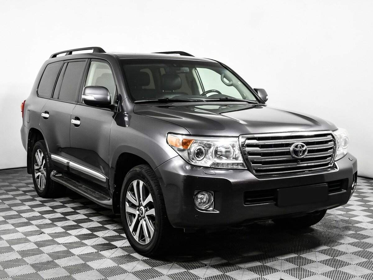Купить Toyota Land Cruiser с пробегом. Фото: #2