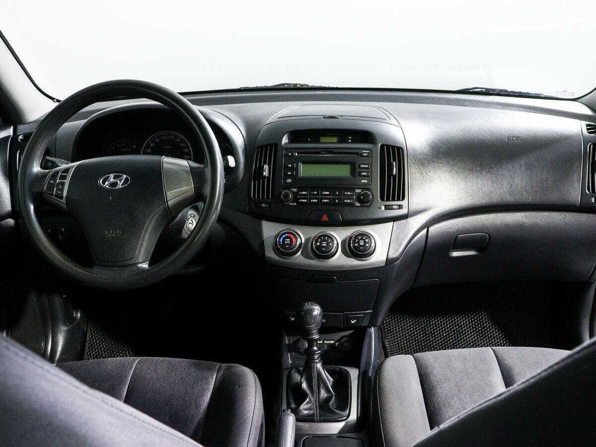 Купить Hyundai Elantra с пробегом. Фото: #9