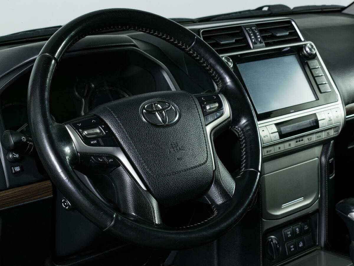 Купить Toyota Land Cruiser Prado с пробегом. Фото: #15