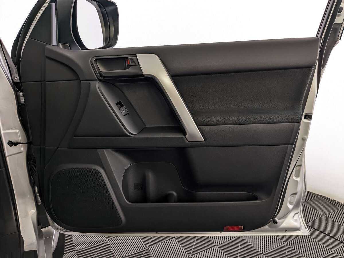 Купить Toyota Land Cruiser Prado с пробегом. Фото: #19