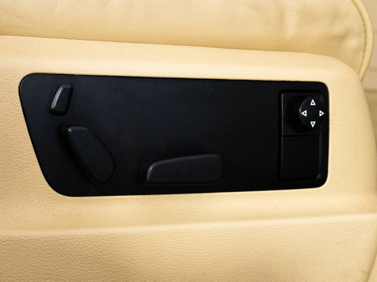 Купить Volkswagen Touareg с пробегом. Фото: #18