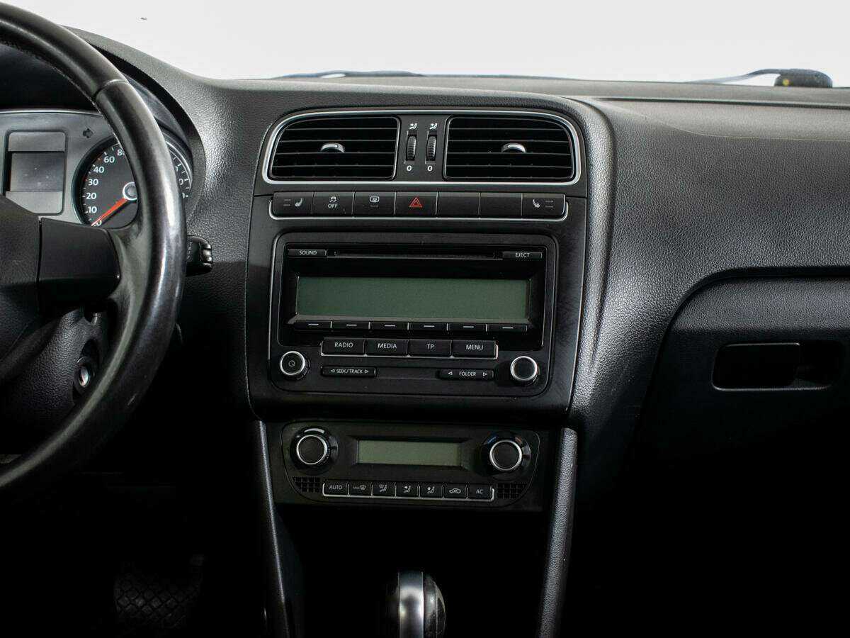 Купить Volkswagen Polo с пробегом. Фото: #8