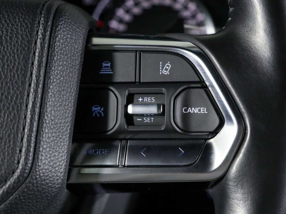 Купить Toyota Land Cruiser с пробегом. Фото: #20