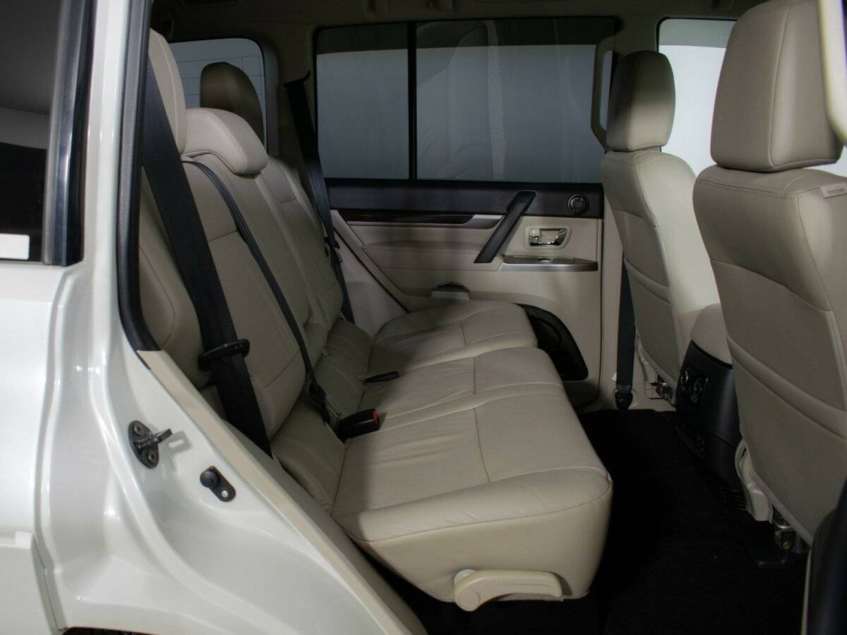 Купить Mitsubishi Pajero с пробегом. Фото: #9