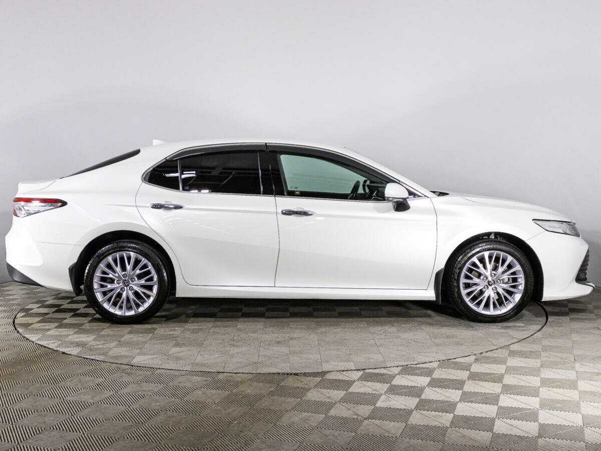 Купить Toyota Camry с пробегом. Фото: #1