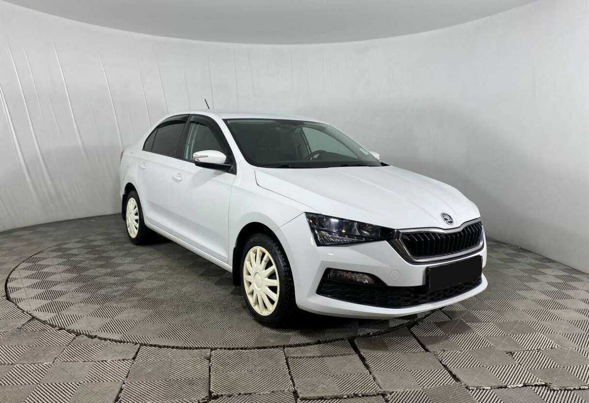 Купить Skoda Rapid с пробегом. Фото: #2