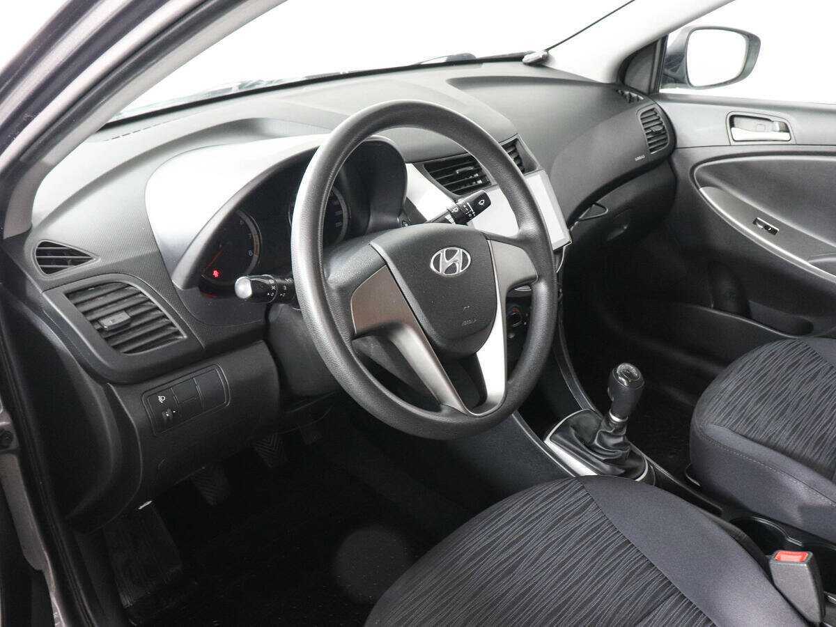 Купить Hyundai Solaris с пробегом. Фото: #8