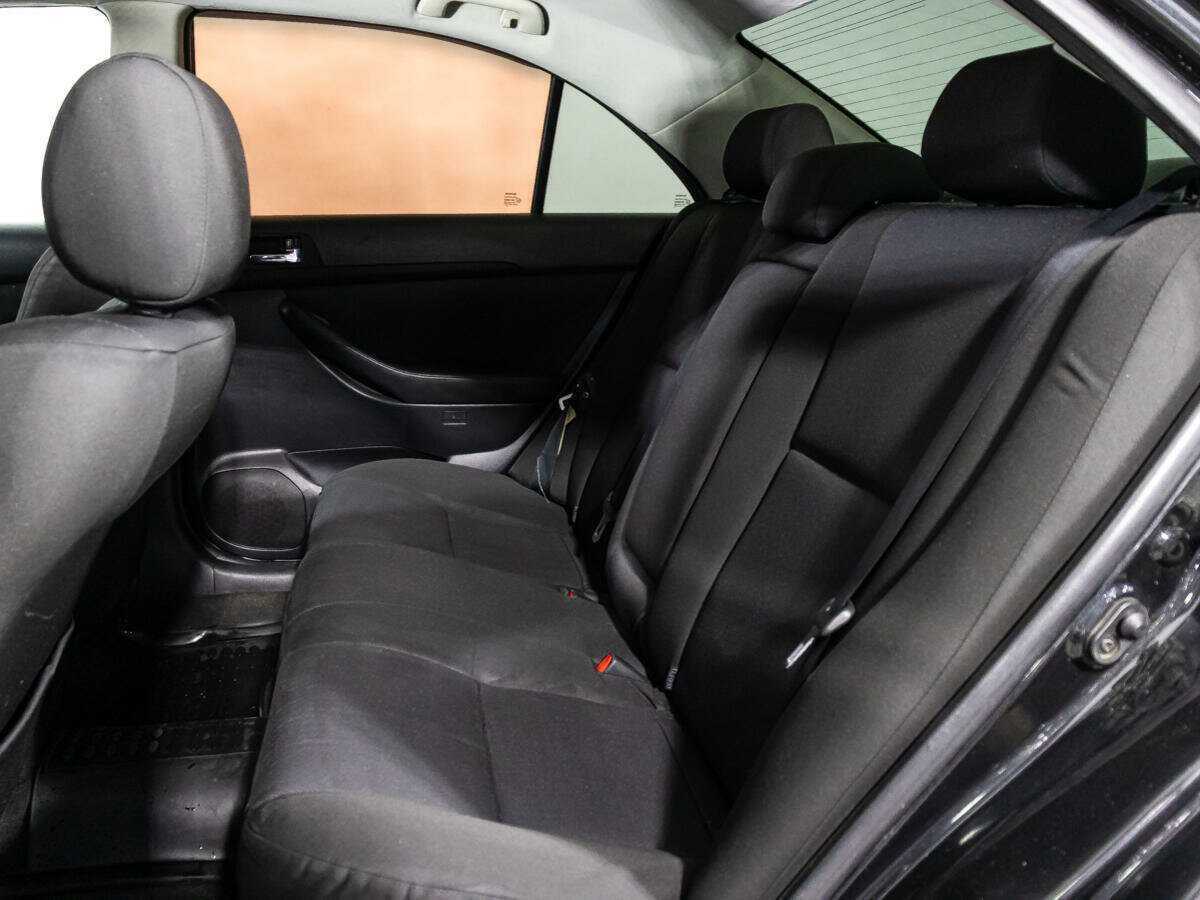 Купить Toyota Avensis с пробегом. Фото: #9