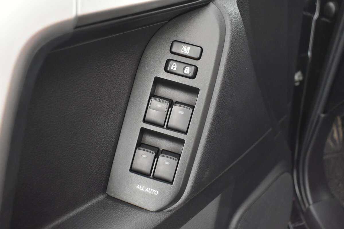 Купить Toyota Land Cruiser Prado с пробегом. Фото: #8