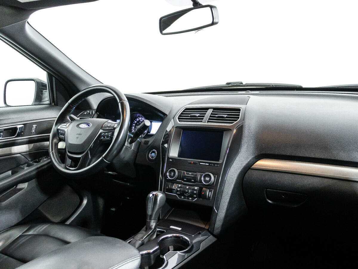 Купить Ford Explorer с пробегом. Фото: #8