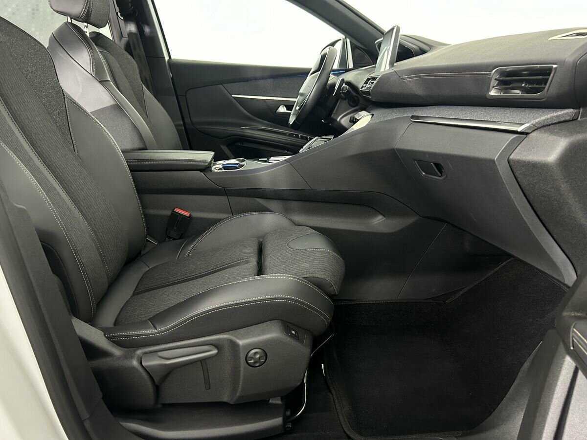 Купить Peugeot 5008 с пробегом. Фото: #11