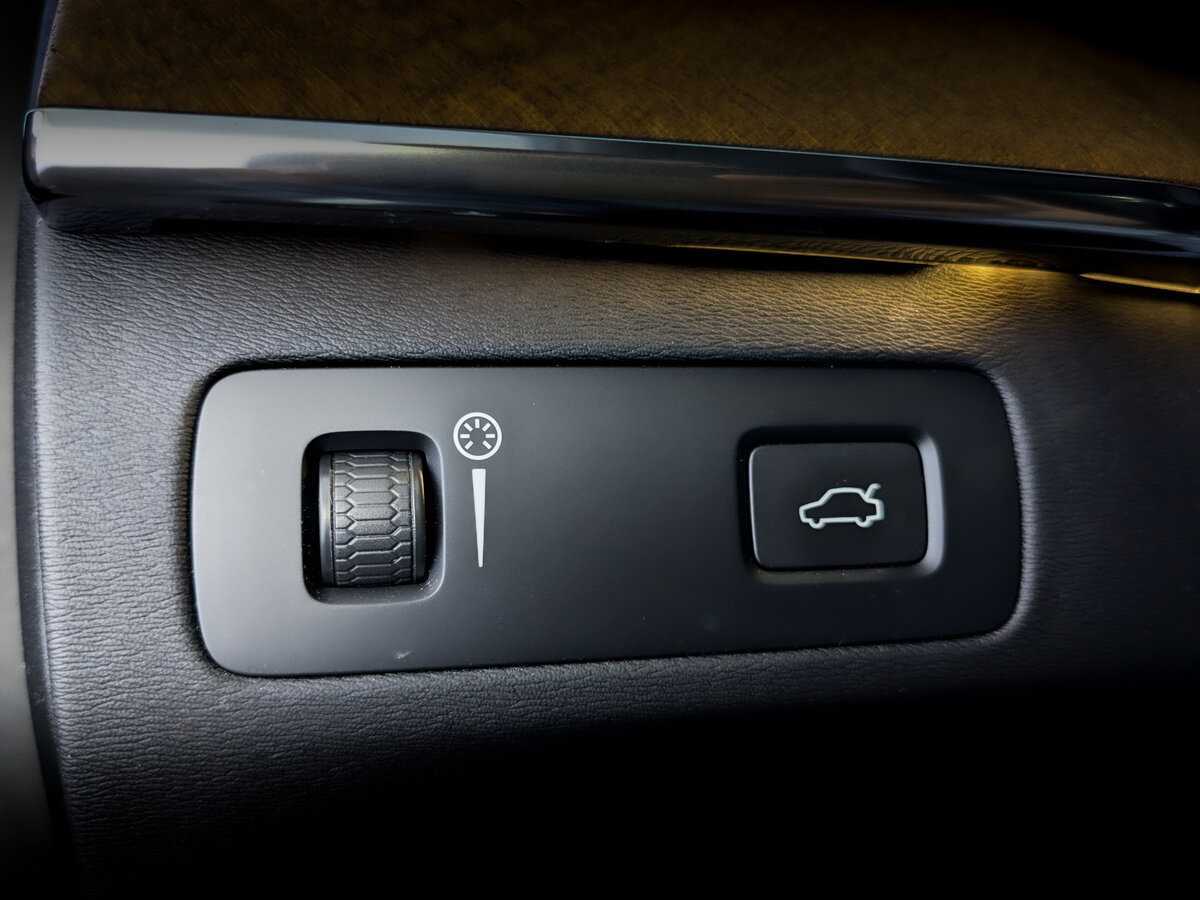 Купить Volvo XC90 с пробегом. Фото: #21