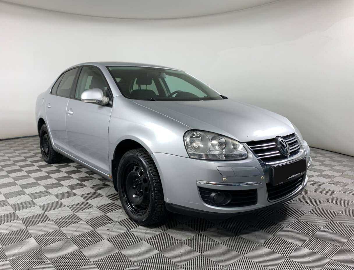 Купить Volkswagen Jetta с пробегом. Фото: #2