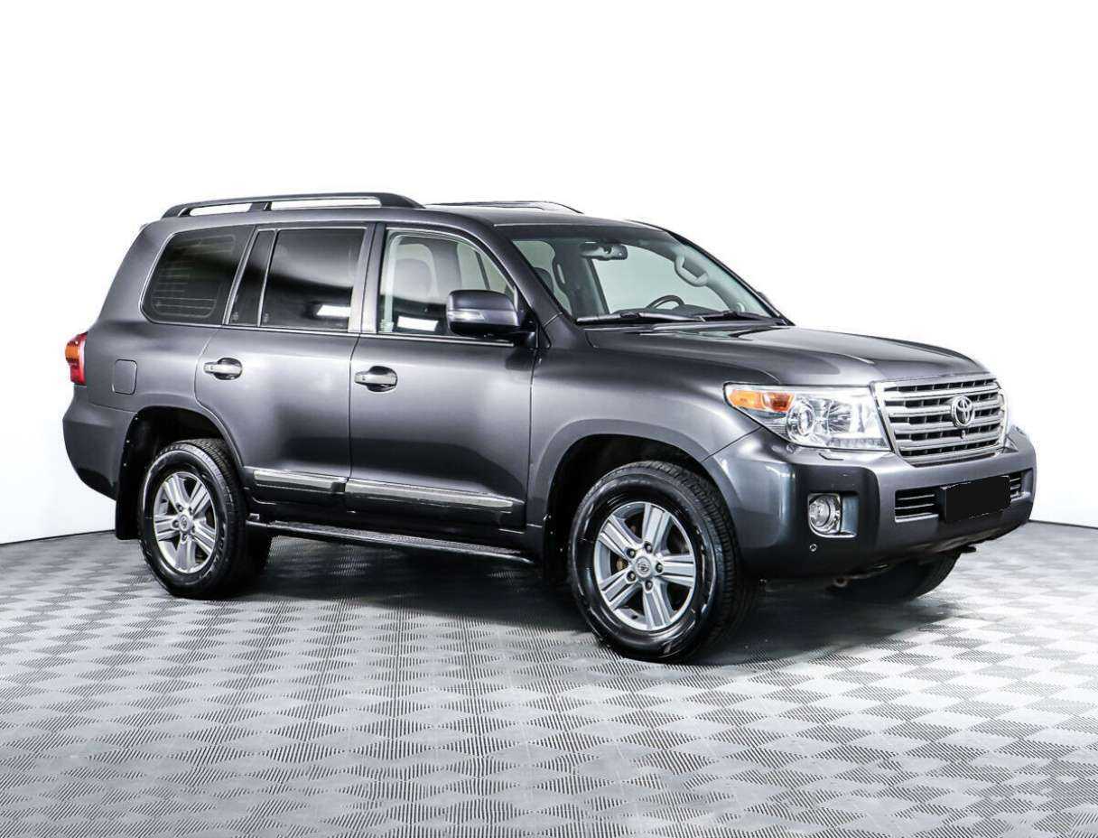 Купить Toyota Land Cruiser с пробегом. Фото: #2