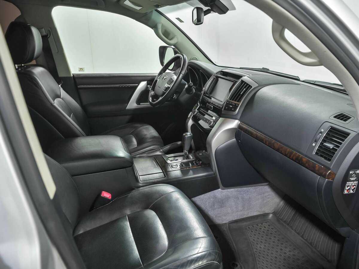 Купить Toyota Land Cruiser с пробегом. Фото: #19