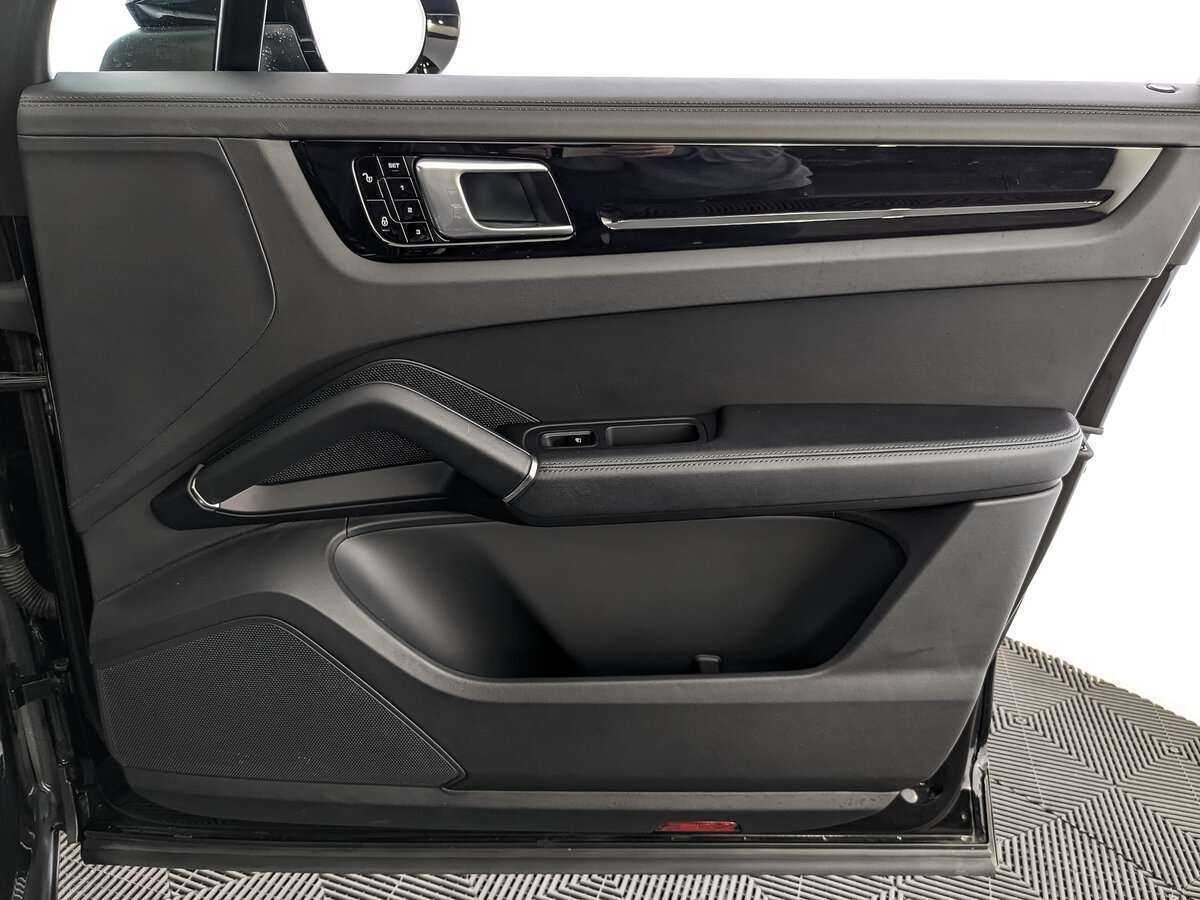 Купить Porsche Cayenne с пробегом. Фото: #24