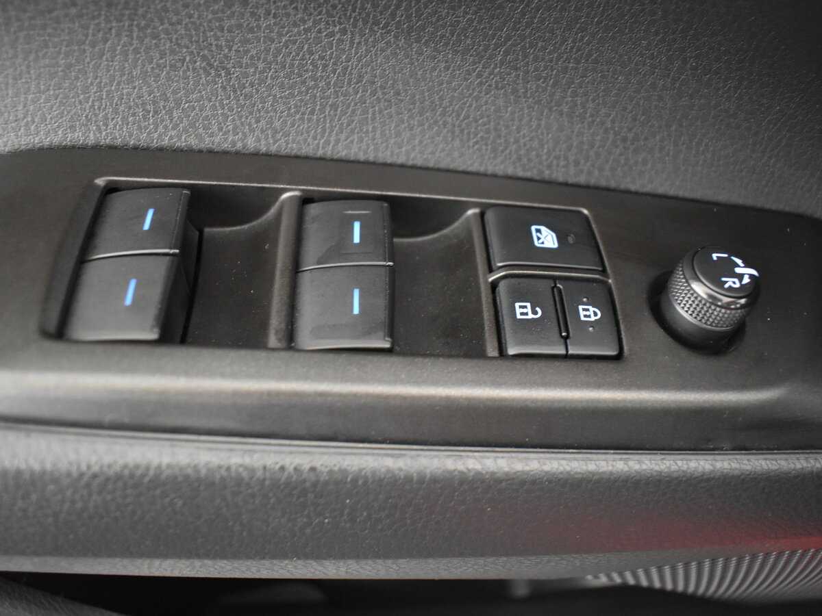 Купить Toyota Camry с пробегом. Фото: #8