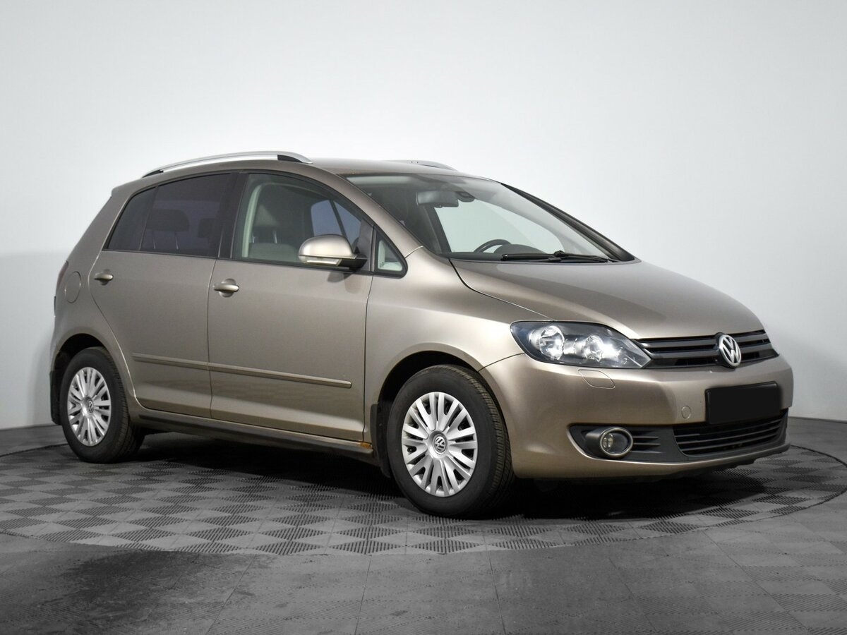 Купить Volkswagen Golf Plus с пробегом. Фото: #2