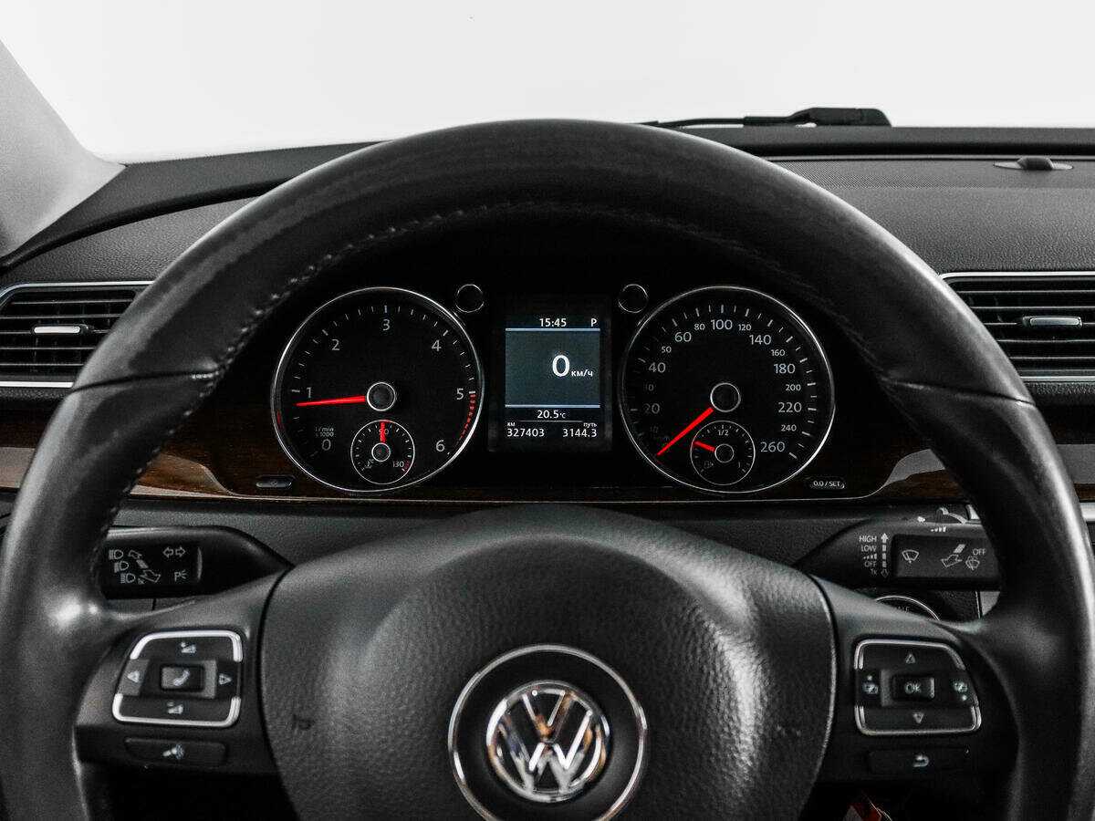 Купить Volkswagen Passat с пробегом. Фото: #17