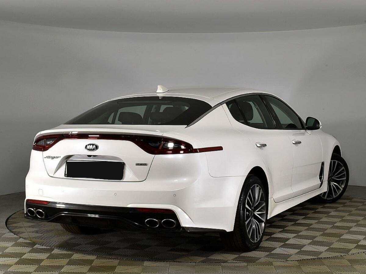 Купить Kia Stinger с пробегом. Фото: #1