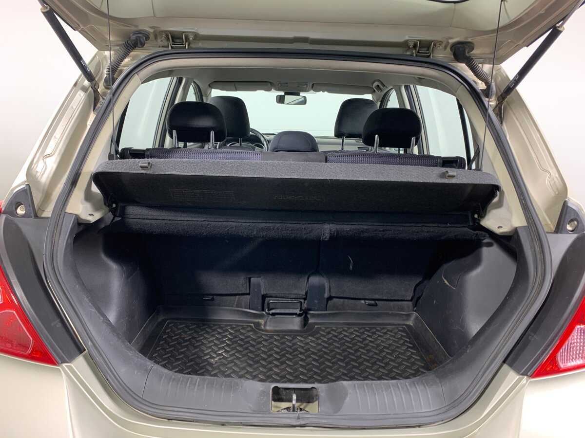 Купить Nissan Tiida с пробегом. Фото: #19